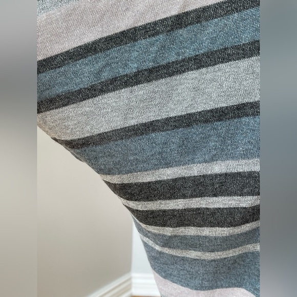 St. John size S striped cashmere and wool open front cardigan gray short sleeve - Picture 8 of 14